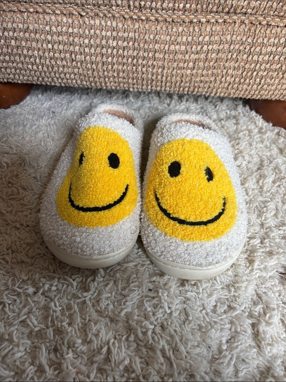 Cozy Kids Smiley Slippers - Yellow/White